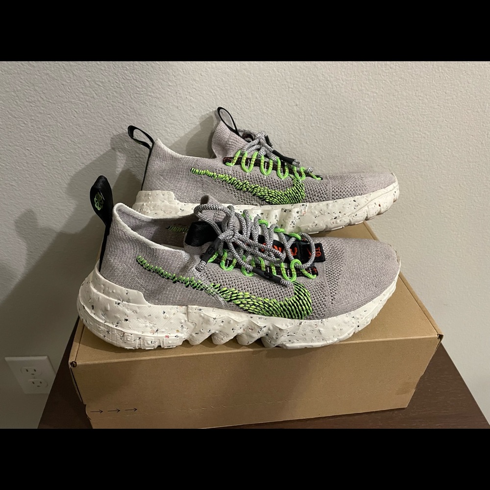 Nike Space Hippie 01